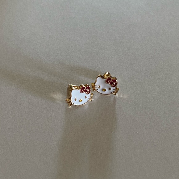 Brand new hello kitty earrings - Picture 2 of 4